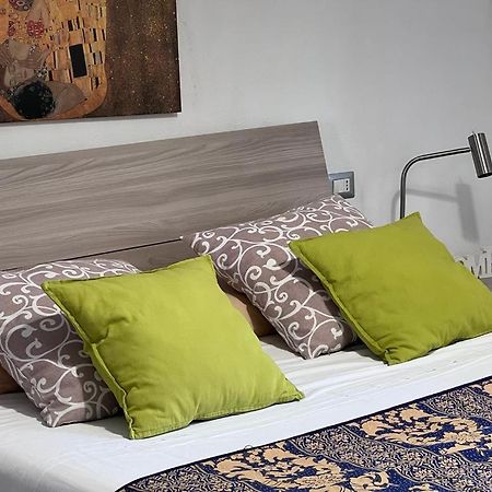 Casa Di Tata Lägenhet Trezzo sullʼAdda Exteriör bild